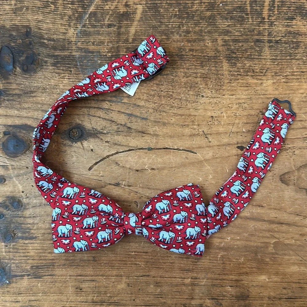 NEW Vineyard Vines Boys Bow Tie - Elephant Red White Blue Silk Pre Tied NWT
